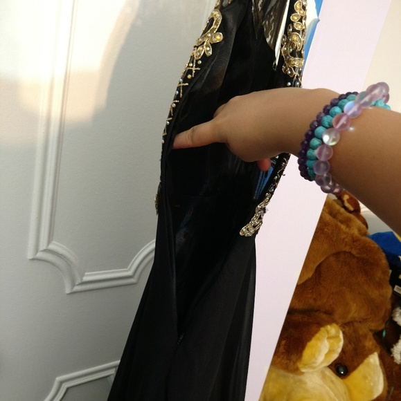 Prom gown - Picture 3 of 3